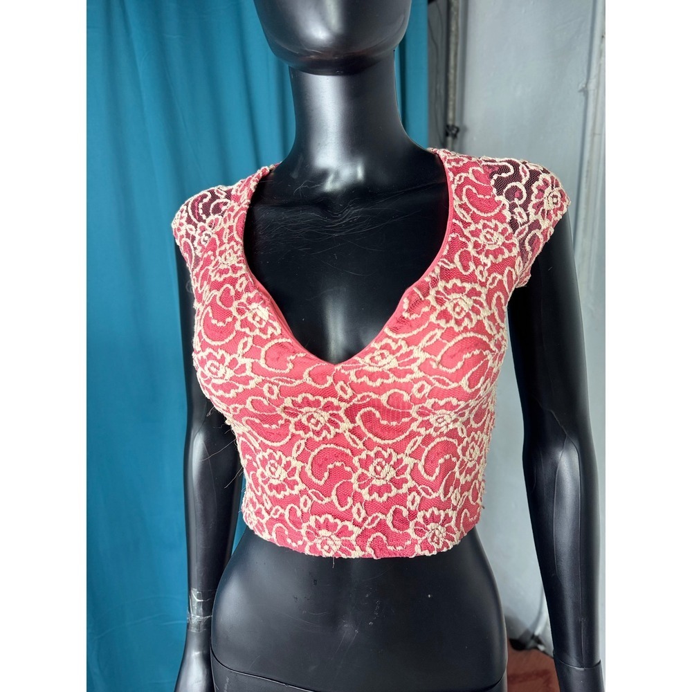 Sarah La USA Red Lace Floral Sheer V Neck Cap Sleeve Top‎ Women's Size Small